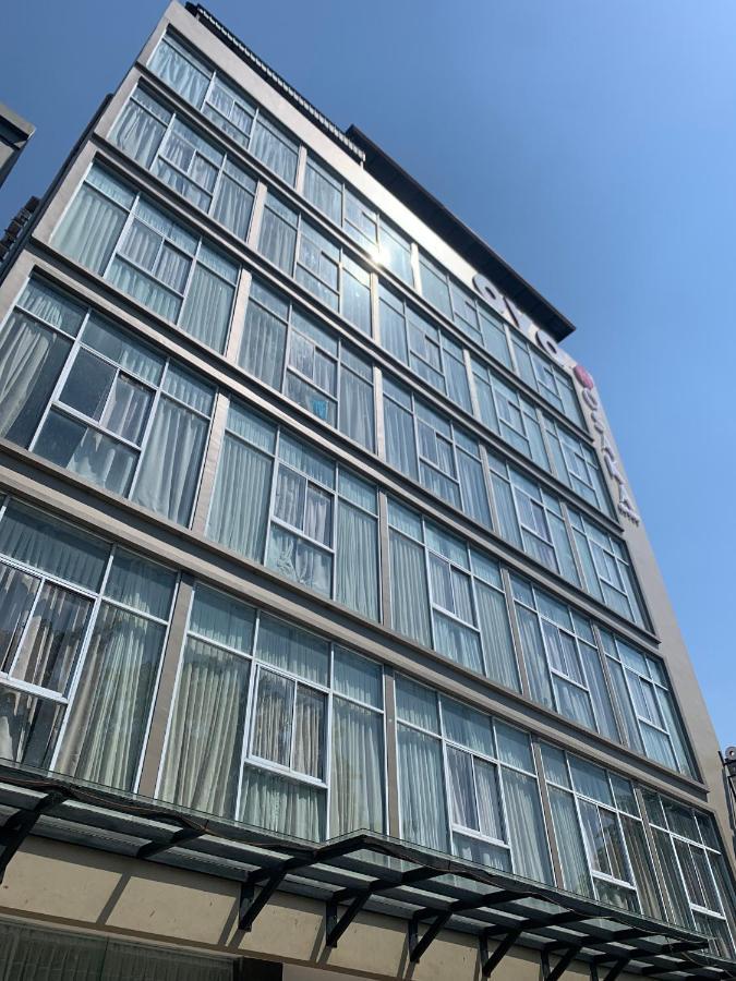 Oyo 676奥萨卡酒店 Batam 外观 照片