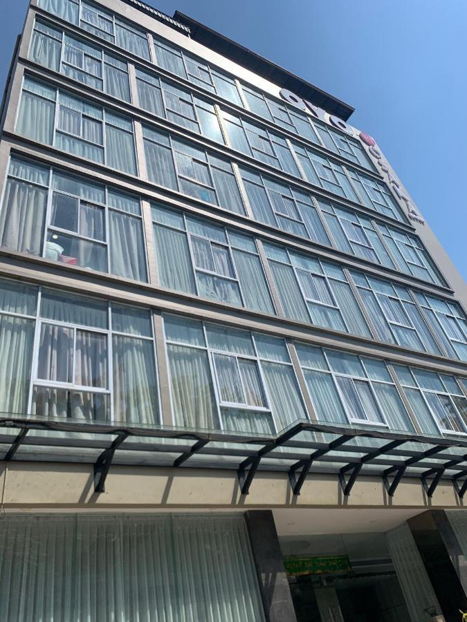 Oyo 676奥萨卡酒店 Batam 外观 照片