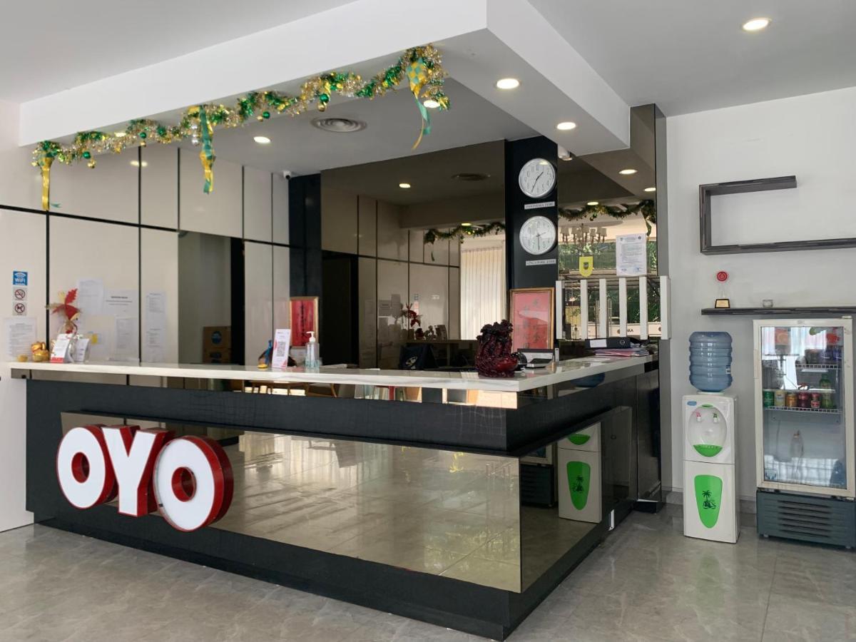 Oyo 676奥萨卡酒店 Batam 外观 照片