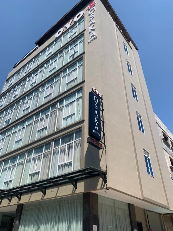 Oyo 676奥萨卡酒店 Batam 外观 照片