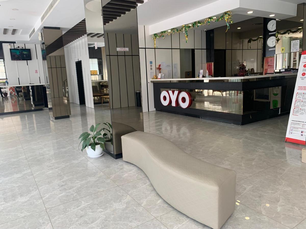 Oyo 676奥萨卡酒店 Batam 外观 照片